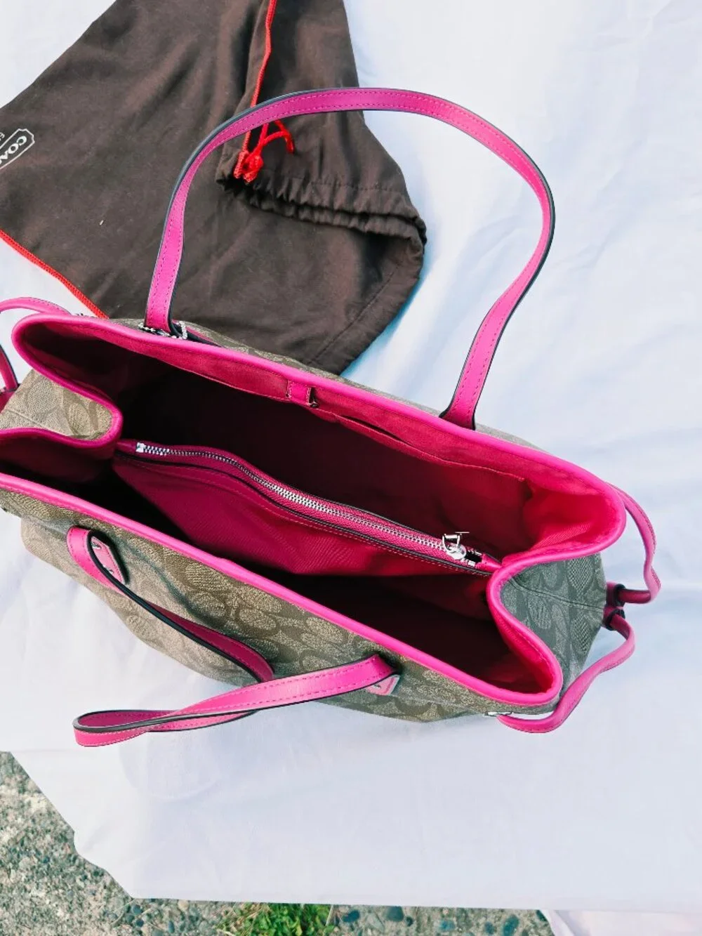 Authentic Coach Signature Drawstring Carry All Tote Pink Leather CC Print Bag